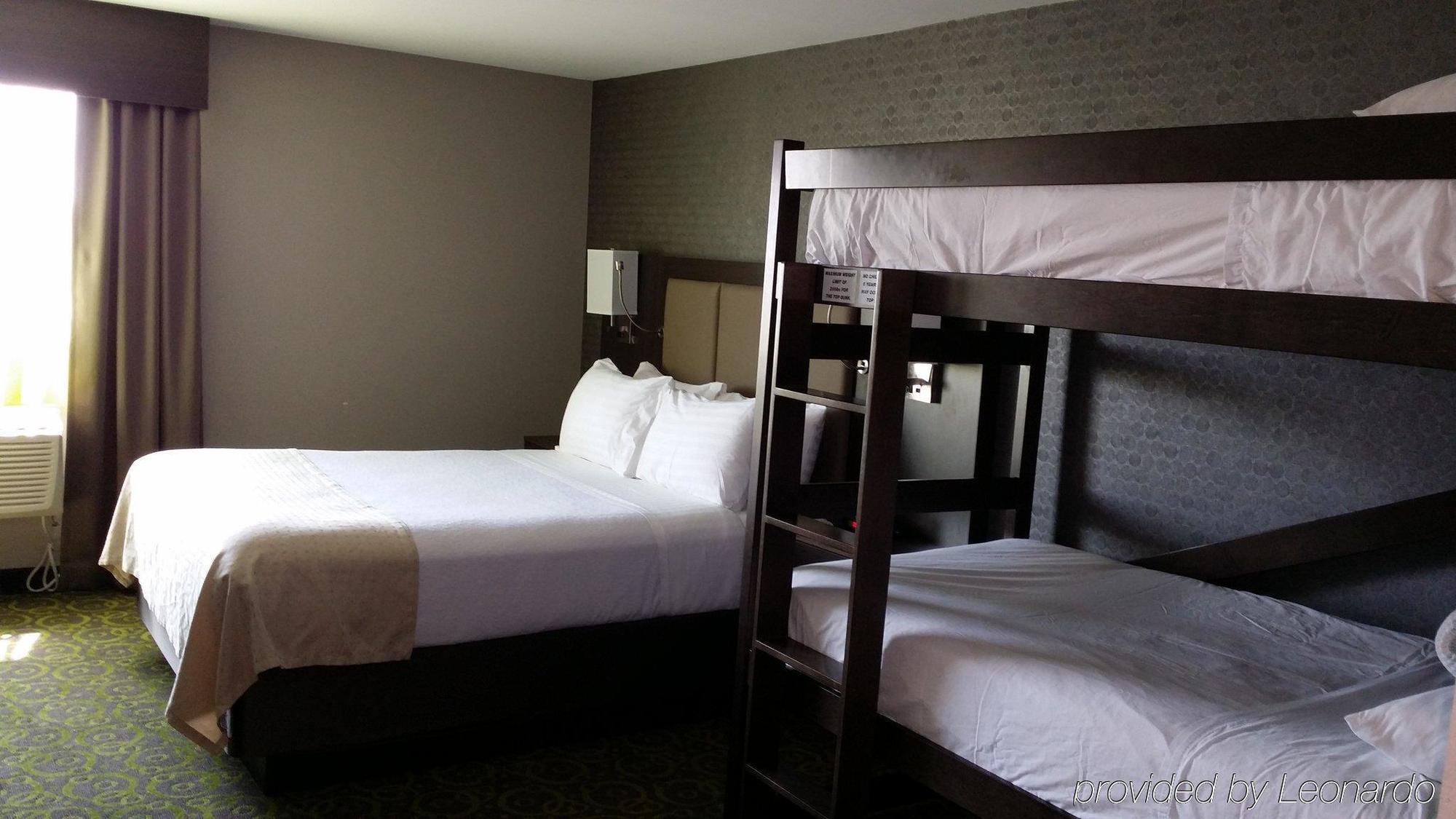 Holiday Inn Express Winnipeg Airport - Polo Park By Ihg Exteriör bild