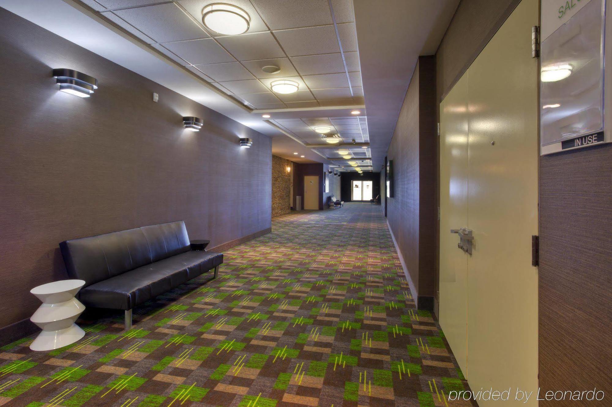 Holiday Inn Express Winnipeg Airport - Polo Park By Ihg Exteriör bild