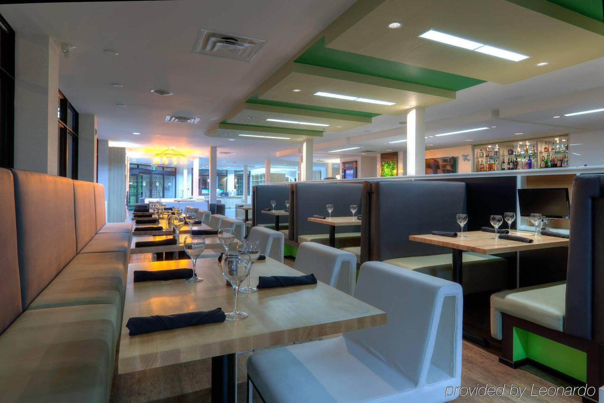 Holiday Inn Express Winnipeg Airport - Polo Park By Ihg Exteriör bild