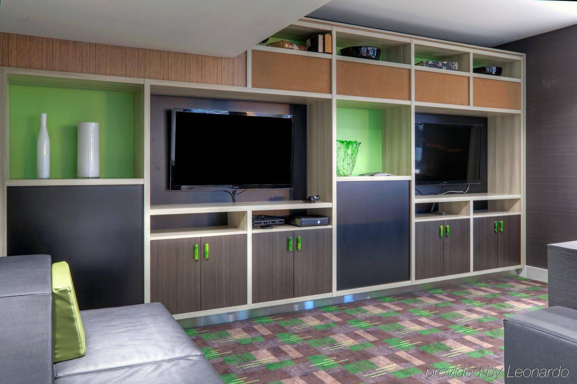 Holiday Inn Express Winnipeg Airport - Polo Park By Ihg Exteriör bild